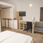Zum Goldenen Lamm 4* Wettelsheim