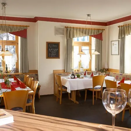 加思索夫尊金德恩兰姆酒店 Wettelsheim
