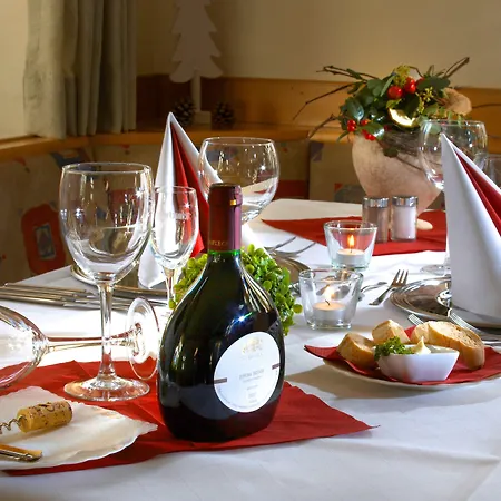 Hotel Zum Goldenen Lamm 4*