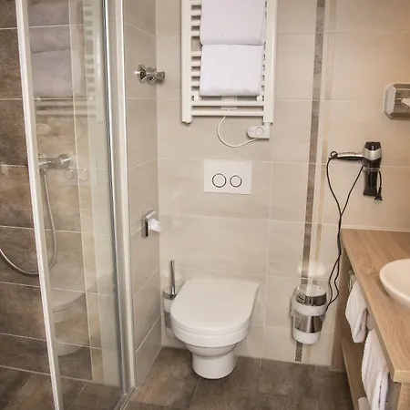 Hotel Zum Goldenen Lamm 4*